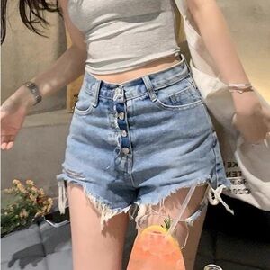 women’s Washed Denim Hot‎ short 24in